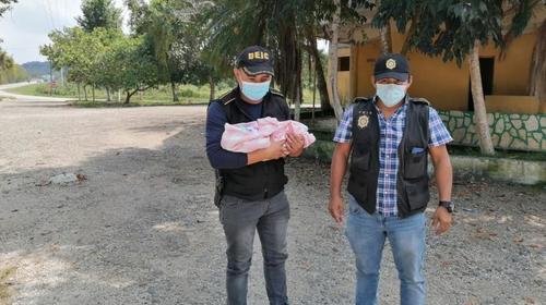 Capturan a mujer que tenía a la bebé secuestrada en Petén