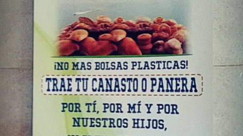 La foto que recuerda que San Pedro La Laguna prohibió bolsas plásticas