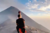 ¡En plena propuesta! Volcán Acatenango entra en erupción (video)