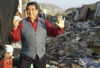 El actor mexicano Carlos Bonavides ahora trabaja en las calles