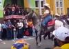 La mujer que cayó de un caballo durante desfile hípico  (video)