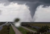 Tornado afecta Florida mientras el huracán Milton se aproxima 